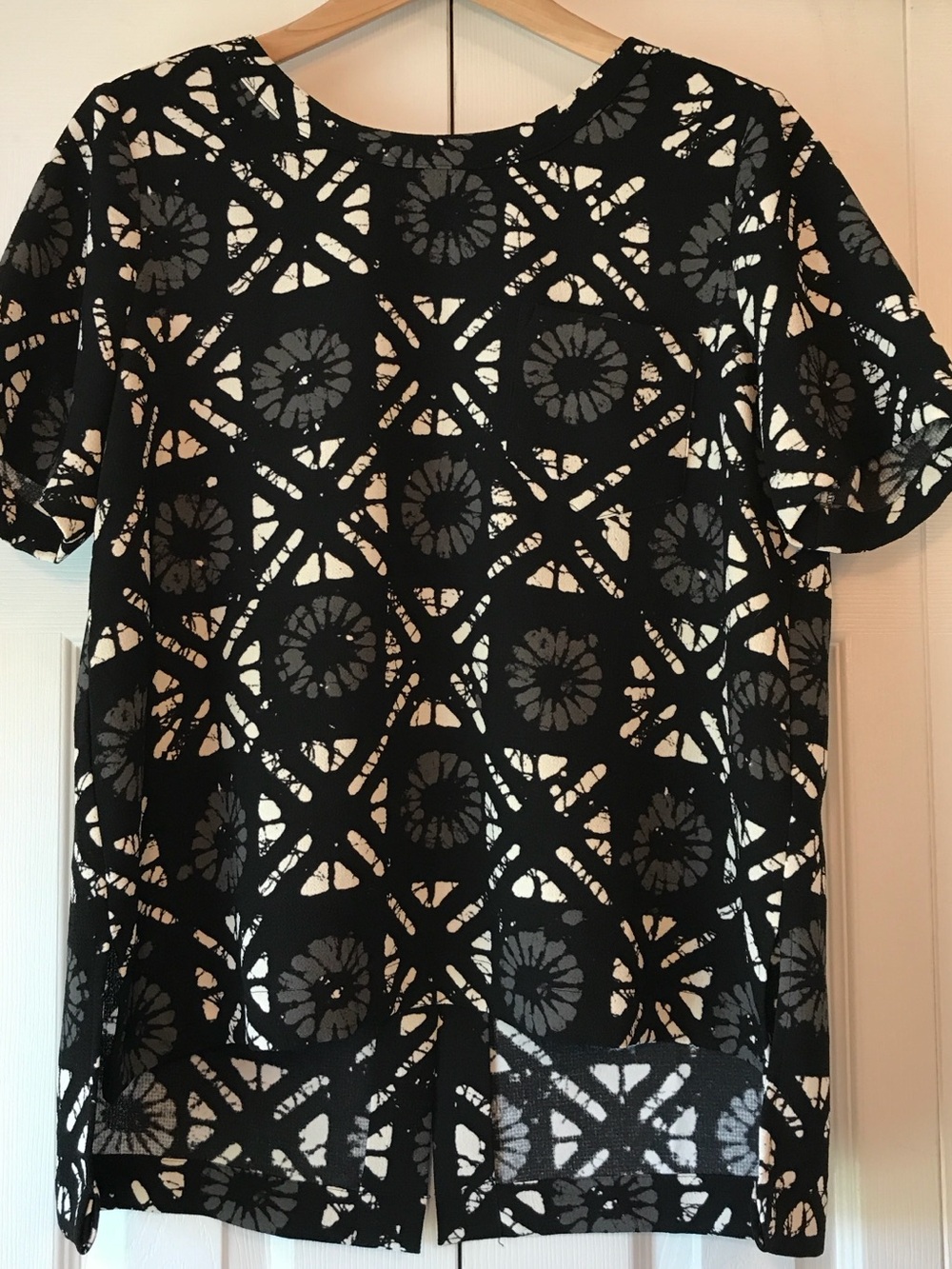 Madewell Black, White, and Gray Geometric Short Sleeve Shirt